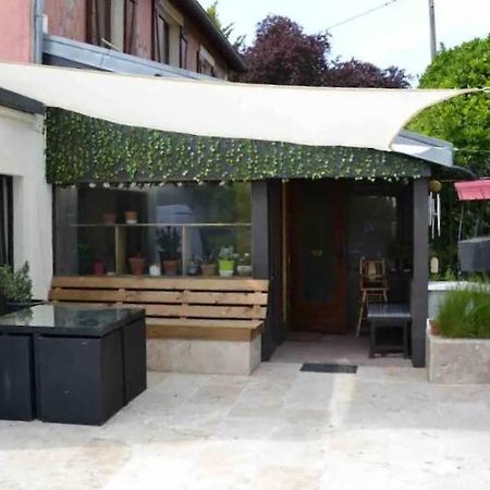 Leleka Hostel Esbly Екстер'єр фото