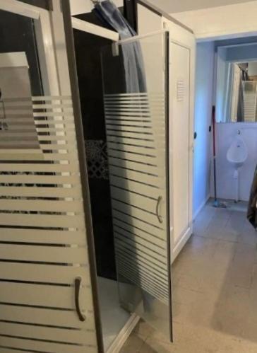 Leleka Hostel Esbly Екстер'єр фото